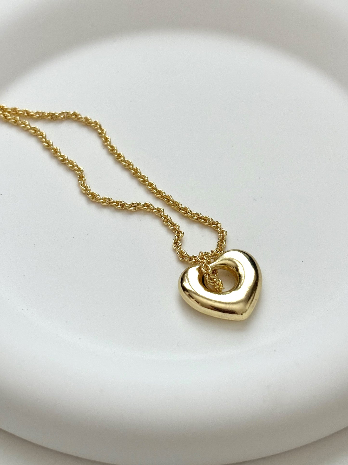 COEUR DIVINO NECKLACE